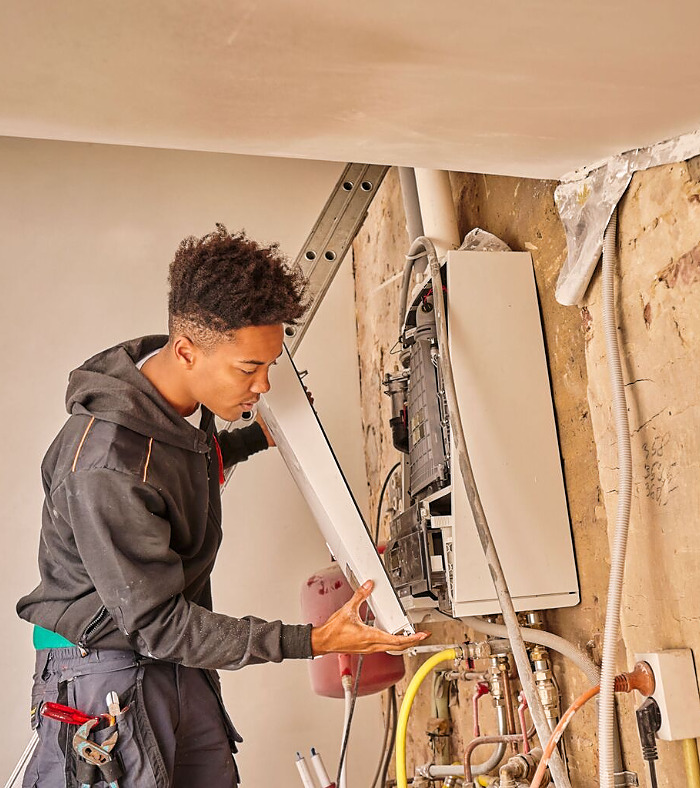 Duurzaam, isoleren, huis, woning, nieuw huis, nieuwe woning, stel, klussen, verbouwen, verbouwing, verhuizen, verhuizing, duurzaam wonen, wonen, klus, aannemer, begroting, budget, bouwplaats, isolatie, verduurzamen