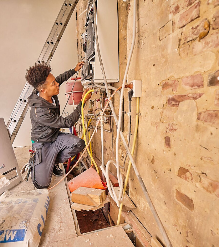 Duurzaam, isoleren, huis, woning, nieuw huis, nieuwe woning, stel, klussen, verbouwen, verbouwing, verhuizen, verhuizing, duurzaam wonen, wonen, klus, aannemer, begroting, budget, bouwplaats, isolatie, verduurzamen