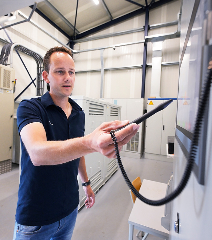 Impression of Plantanious NV located in Kwintsheul, ZH
Plantanious is a dynamic, innovative and sustainable horticultural company specialising in the cultivation of houseplants and flowering seasonal products.