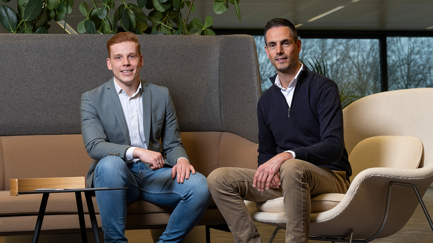 Rabobank 2024-02-19 Medicidesk 001 Staand Hi-Res Rob en William zittend (1)