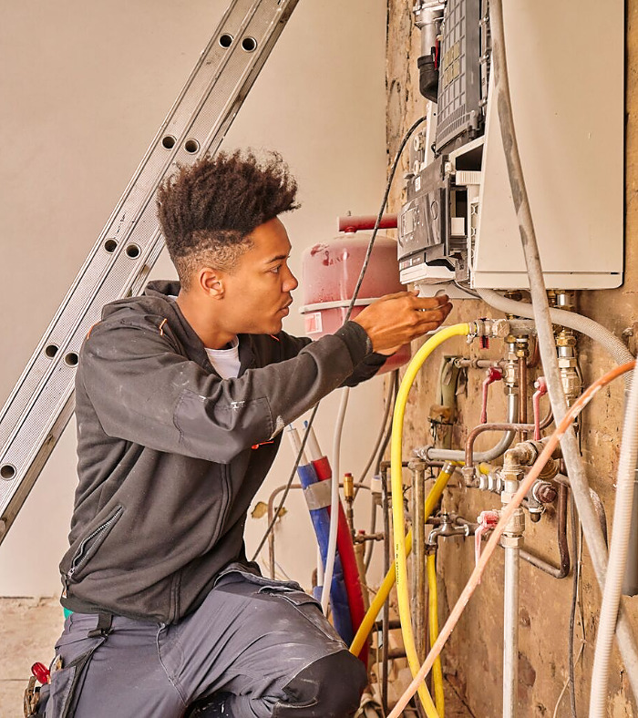 Duurzaam, isoleren, huis, woning, nieuw huis, nieuwe woning, stel, klussen, verbouwen, verbouwing, verhuizen, verhuizing, duurzaam wonen, wonen, klus, aannemer, begroting, budget, bouwplaats, isolatie, verduurzamen